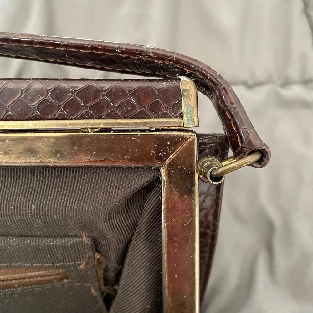 Vintage 1950 Purse Handbag with gold tone hardware